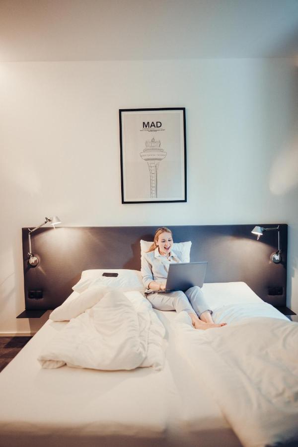 Airbase Hotel Карлсдорф бей Грац Екстериор снимка